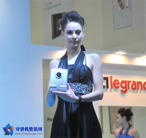 中國國際社會公共安全產(chǎn)品博覽會 現(xiàn)場模特展示真機(jī) 中國國際社會公共安全產(chǎn)品博覽會 現(xiàn)場模特展示真機(jī)