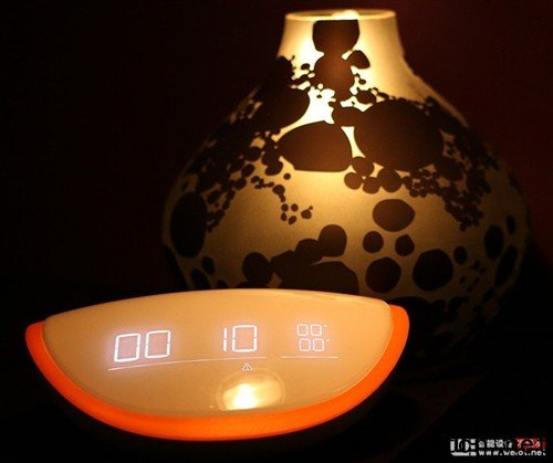 異地設(shè)置鬧鈴 還能當(dāng)遠(yuǎn)程對(duì)講機(jī)的鬧鐘