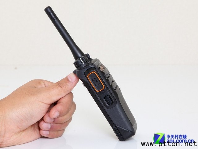 商業(yè)數(shù)字對(duì)講機(jī)海能達(dá)PD500超值價(jià)熱賣