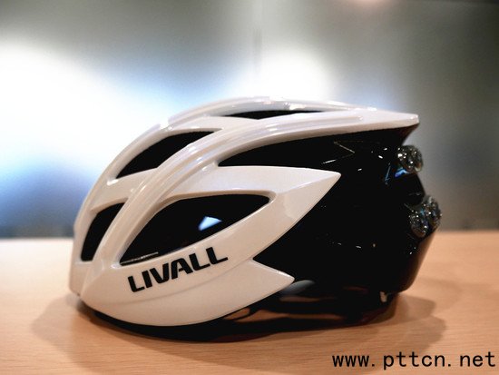 LIVALL騎行閃盔評(píng)測(cè):交互流暢 保障騎行安全