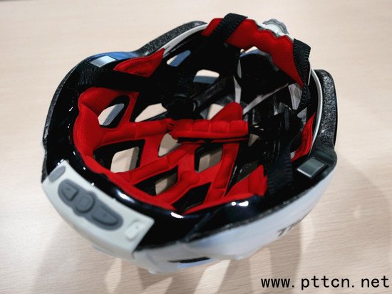 LIVALL騎行閃盔評(píng)測(cè):交互流暢 保障騎行安全