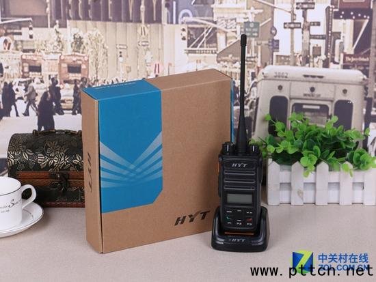 半鍵盤可讀短信 海能達(dá)TD560數(shù)字對講機(jī)