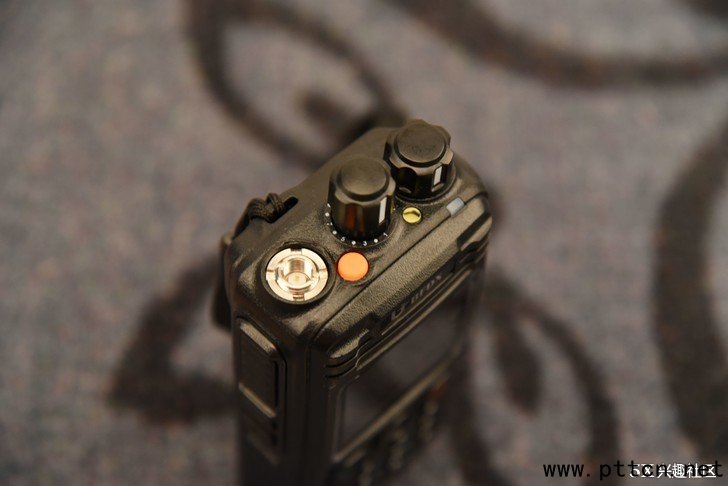 北峰DMR BF-TD511數(shù)字對(duì)講機(jī)